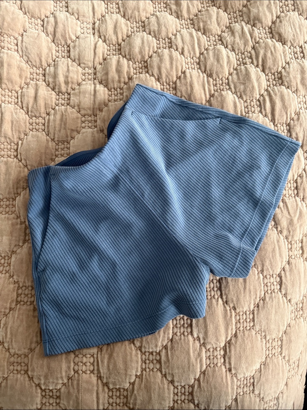 NWOT Lululemon athletica Ribbed Softstreme 2” Shorts in Oasis Blue (size 0)